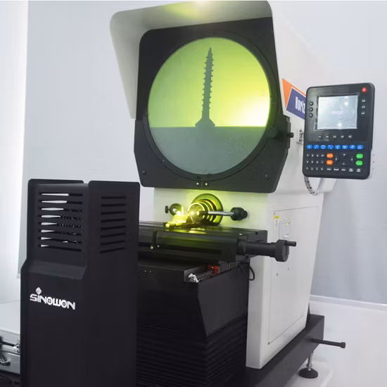 Проектор с горизонтальным профилем прямого изображения